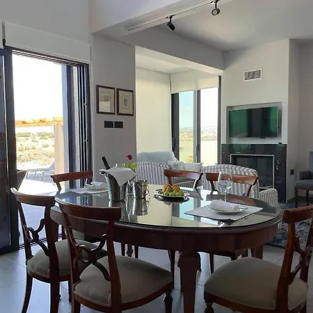 Windhill Edge * Pissouri